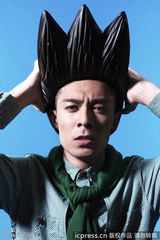 组图：余文乐薛凯琪真人版cosplay《多啦A梦》