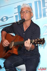 组图：巫启贤曝演出曾招小混混闹场 惨遭砸鸡蛋