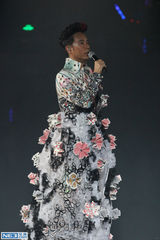 组图：左麟右李十年个唱落幕 重回港乐黄金年代