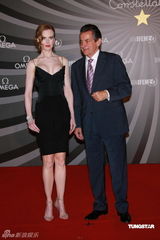 高清图集：妮可-基德曼现身香港 黑裙高贵大秀美胸