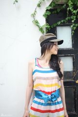 组图：章龄之夏日街头大片潮流摩登