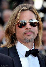 组图：皮特戛纳走秀长发黑超显帅气