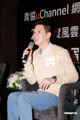 幻灯图：张家辉受封年度风云人物 否认人工受孕