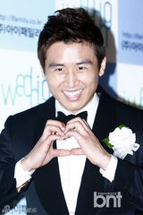 组图：沈昌珉金秀路等出席足球选手具滋哲婚礼