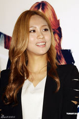 组图：miss A台北签名会人气旺 粉丝凌晨排队抢头香