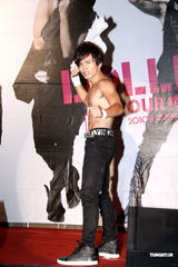 组图：棒棒堂变身LOLLIPOP-F签约金牌 罗志祥助阵