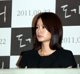 高清组图：孔侑郑柔美《熔炉》试映 情侣装亲密亮相