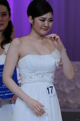 组图：日本小姐冠军泳装照 21岁学生力压群芳