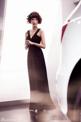 组图：徐洁儿复古大片性感出击 粉嫩美人娇艳欲滴