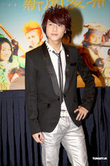 幻灯图：导演钟少雄宣传《嘻游记》 棒棒糖王子现身