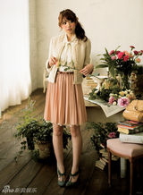 组图：日本模特宫田聪子示范89款秋季服饰搭配