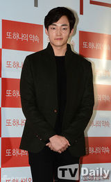 组图：《另一个约定》试映 金奎丽露小蛮腰