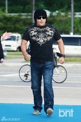 组图：艺智苑等出席电影节走蓝地毯