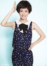 组图：小燕子李晟夏日时尚大片 俏皮率真惹人爱