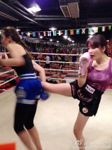 组图：王励勤主播女友微博晒美艳靓照