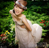 高清组图：“海藻”李念户外时尚写真 清新纯美