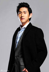 组图：何明翰登时尚杂志 诠释冬日风格型男