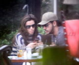 组图：“绝望主妇”伊娃结新欢 约会热吻秀激情