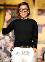 组图：李孝利郑才衡出席音乐节目《U&I》发布会