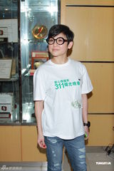 组图：成龙曾志伟等众星出席爱心无国界311烛光晚会 