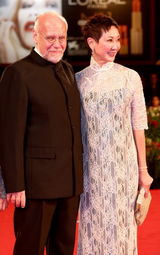 高清图：电影《白蛇传说》威尼斯电影节首映红毯