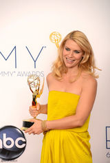 组图：剧情类最佳女主克莱尔-丹尼斯后台春风得意