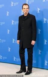 组图：《简-曼斯菲尔德的车》发布会凯瑟琳振臂高呼