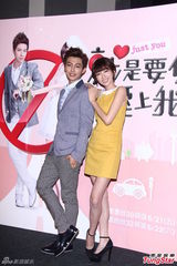 组图：炎亚纶首次合作郭雪芙：她是我心中第一