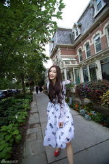 组图：秦岚多伦多拍摄写真  白裙飘逸魅惑迷情