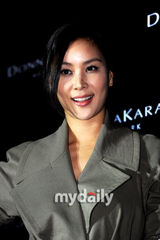 组图：宋允儿高小英高贤贞金允珍为某品牌站台