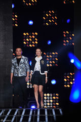 组图：《最强音》全国三强 罗大佑打响保卫战