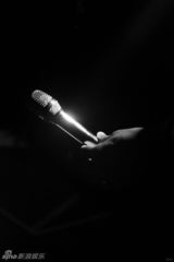 组图：碧昂斯巡演花絮曝光 渔网袜撅性感翘臀