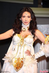 组图：林志玲cos光之女神 挥舞权杖性感曼妙