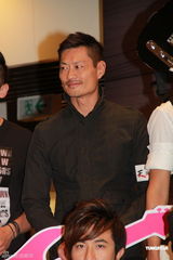 组图：林保怡黄德斌汤盈盈参加《天与地》活动