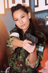 组图：谢天华欲自组工作室 命名“Laughing哥”