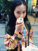 组图：武大女神生活美照 长发飘逸清新自然