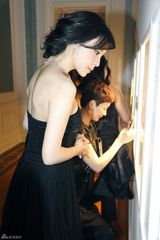 组图：张静初典雅亮相日本尽显高贵