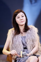 高清组图：金荷娜宣传《宠物》 张根硕送飞吻抛媚眼