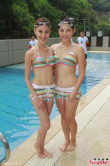 组图：港姐佳丽首度泳衣亮相 水上展傲人身姿