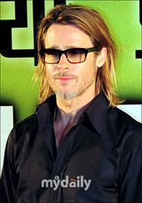 组图：布拉德-皮特亮相《点球成金》韩国记者会