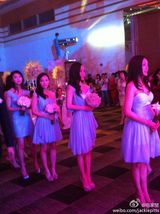 组图：李小璐贾乃亮大婚伴娘团曝光