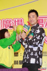 组图：《男人如衣服》迎中秋 林峰与熊黛林比高