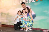 组图：林文龙郭可盈携女亮相 暂无意再生宝宝