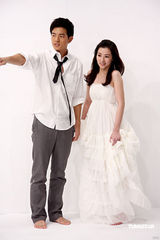 高清：陈怡蓉身穿婚纱扮野蛮女友 拳打脚踩宥胜