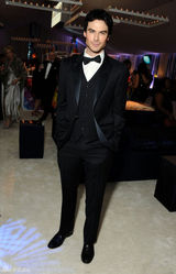 高清图：妮娜和男友伊恩情侣亮相奥斯卡派对