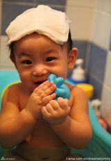 组图：微镜头下的小小志 呆萌可爱完胜童颜老爸