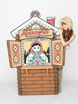 组图：佐佐木希玩变装秀 穿旗袍抱熊猫