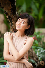 组图：戴娇倩清新写真 明朗动人美丽脱俗