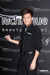 幻灯：李诗韵投资化妆学校 荣升老板娘喜极而泣