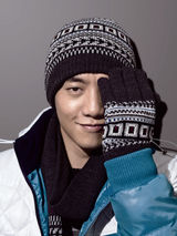 组图：郑恺服饰代言冬装大片 彰显型帅潮男本色